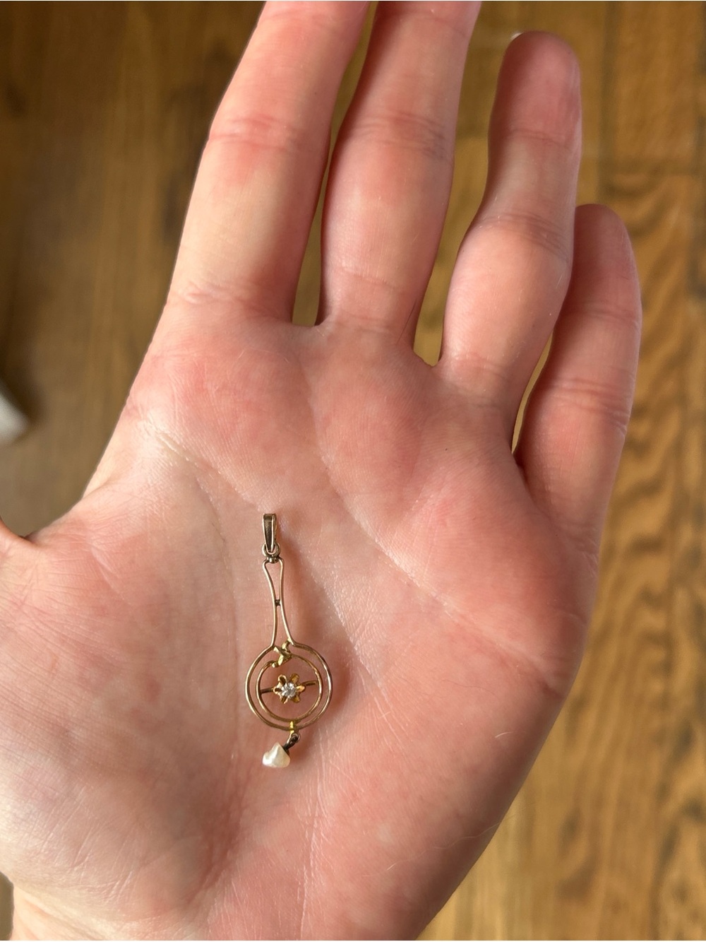 10K SOLID GOLD ANTIQUE Art Deco Lavalier Pendant with a Natural Diamond - Picture 4 of 7